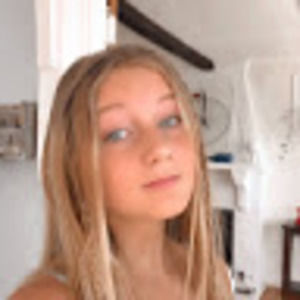 Meet your Posher, Nadia